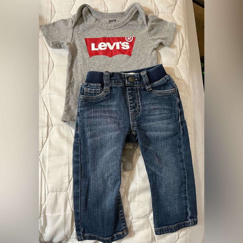 Levi’s 12M boy set, onesie and jeans. Gray/red onesie and a pair of jeans.